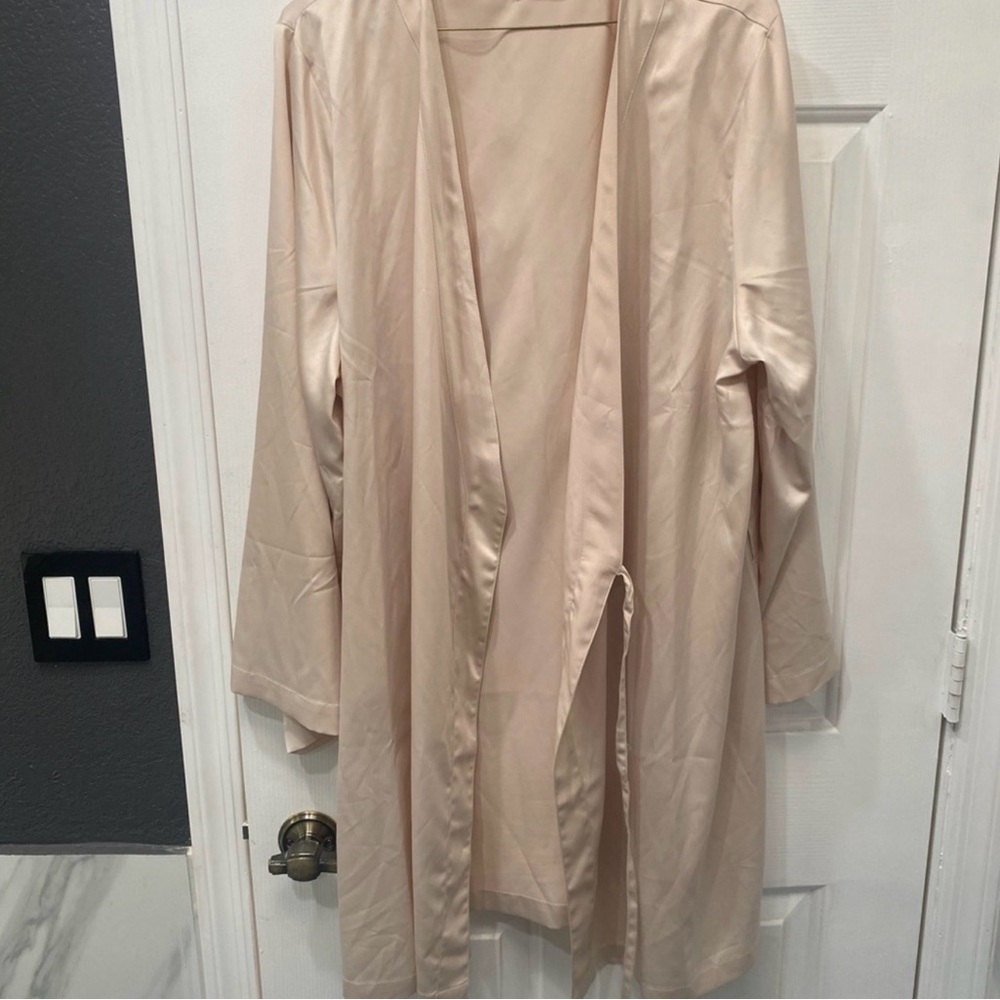 Plum Pretty Sugar Cream Robe